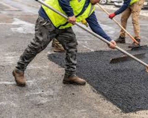 Започва изкърпване на пътя за ски зона  Картала