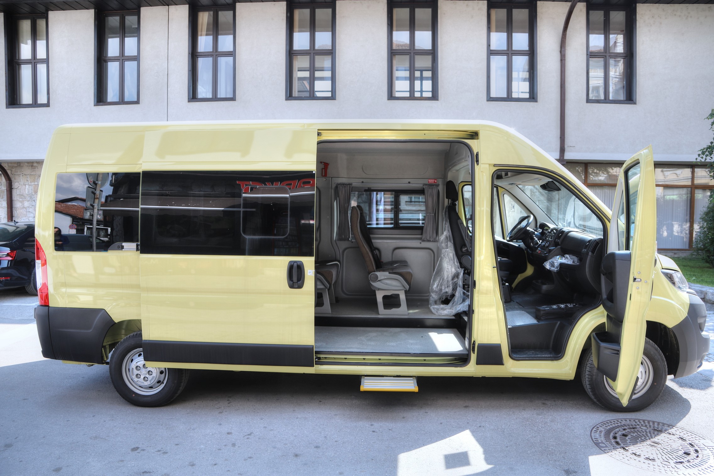ОБЩИНА БАНСКО ПОЛУЧИ НОВ УЧИЛИЩЕН АВТОБУС ОТ МОН ОБЩИНА БАНСКО ПОЛУЧИ НОВ УЧИЛИЩЕН АВТОБУС ОТ МОН