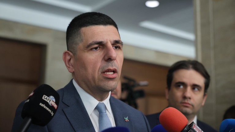 ДБ: Народното събрание не е място за селски кютеци ДБ: Народното събрание не е място за селски кютеци