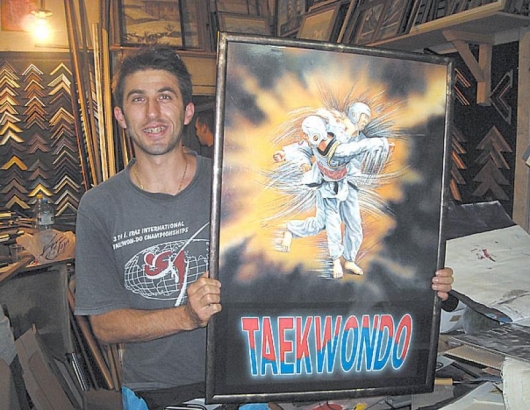 Разложкият майстор по таекуон-до Славчо Рачев изведе до титла университетски отбор по таекуон-до в Ню Йорк