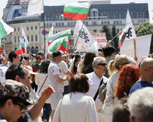 Стотици на протест срещу въвеждането на еврото