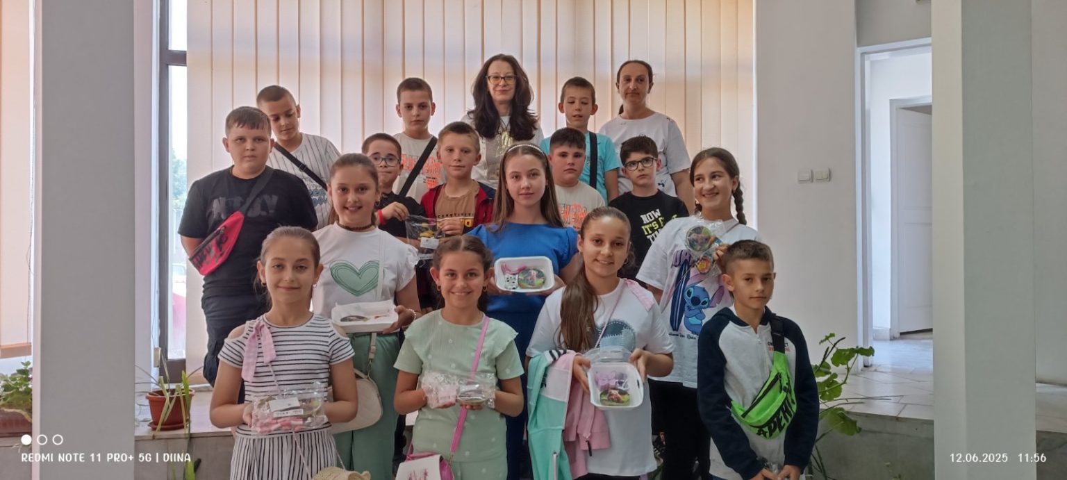 Четвъртокласници от с. Горно Краище разгледаха читалището в Белица