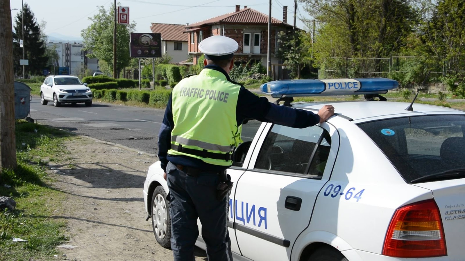 Джигит бръмчи с нерегистриран автомобил по пътищата в Неврокопско Джигит бръмчи с нерегистриран автомобил по пътищата в Неврокопско