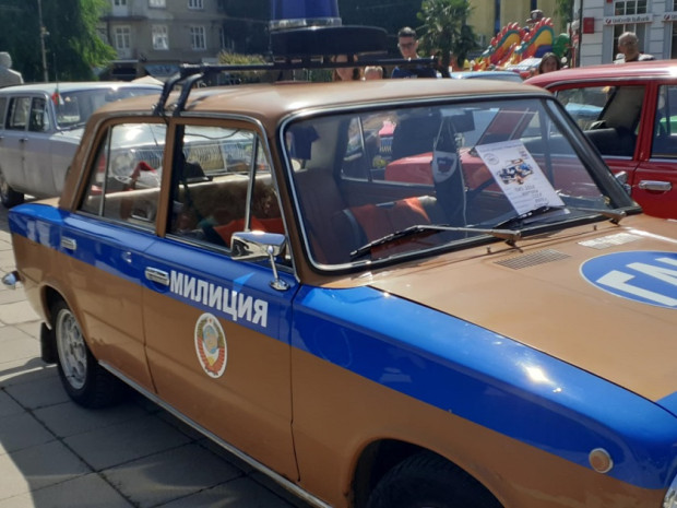 Ретро парад на автомобили в Кюстендил
