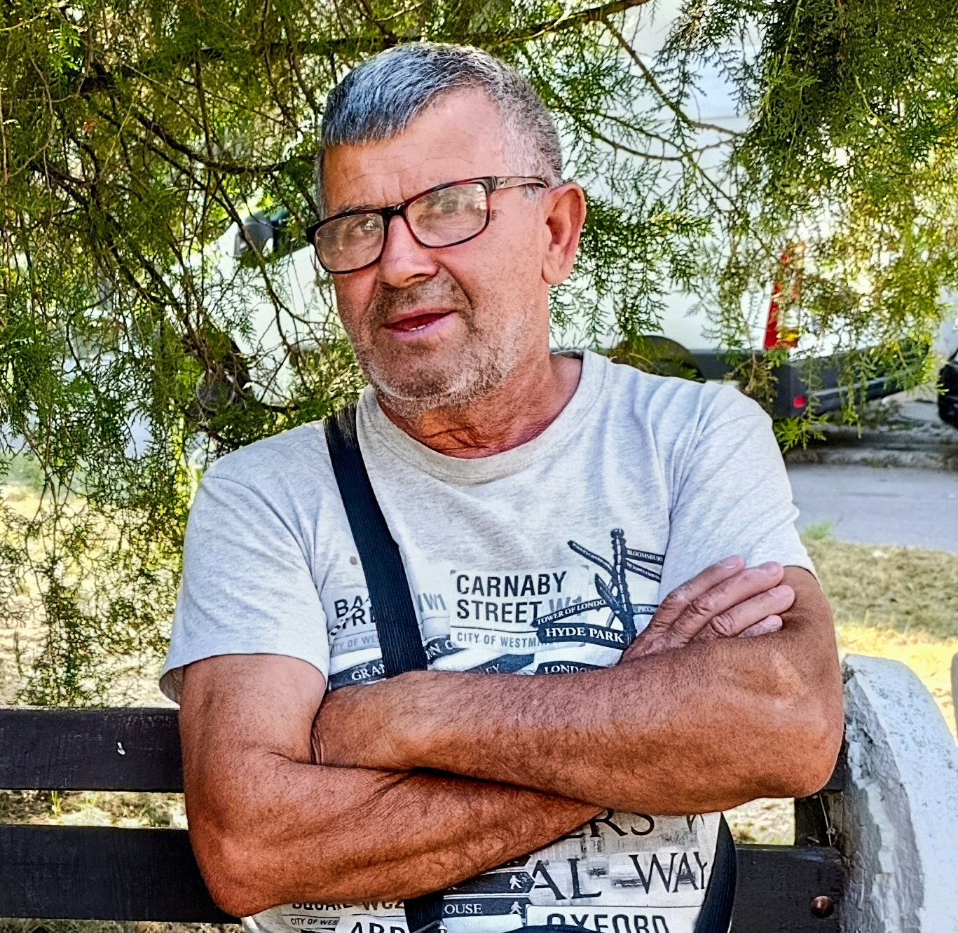 Добрият пример! 71-годишният дупничанин Михаил Дойчинов дари нова чешма за градинката Левски