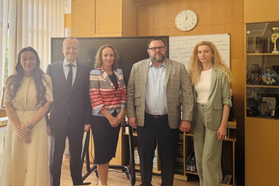 Американска фирма иска да прави соларни панели на терена на Благоевград БТ Американска фирма иска да прави соларни панели на терена на Благоевград БТ