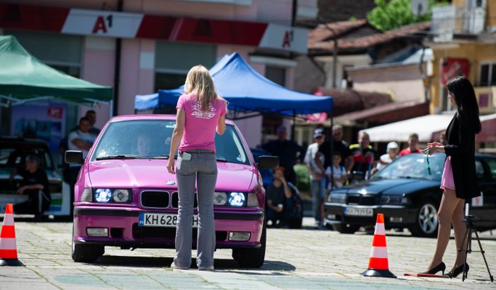 Авто шоу Скорост и високи токчета стартира в Кюстендил