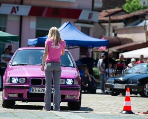 Авто шоу Скорост и високи токчета стартира в Кюстендил