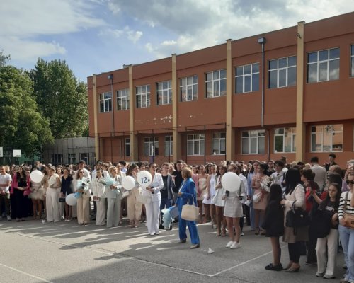 Със 177 отлични оценки и 44 пълни шестици:  ЕГ  Акад. Людмил Стоянов  в Благоевград с най-висок успех на ДЗИ в Югозапада