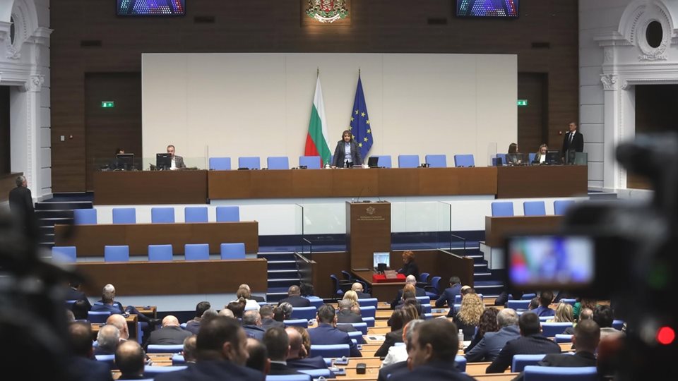 Край на името ДПС-ДПС : НС реши групата около Ахмед Доган да смени името си Край на името ДПС-ДПС : НС реши групата около Ахмед Доган да смени името си