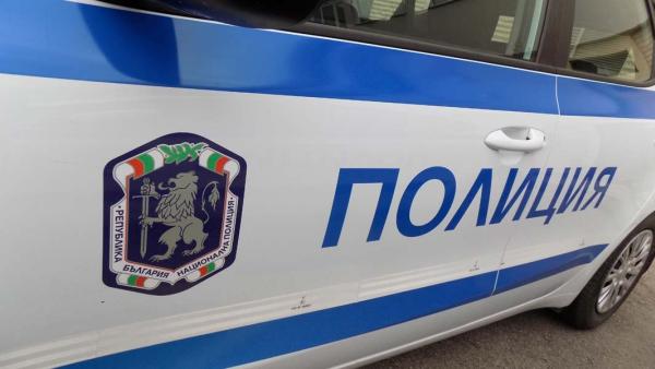 Опит за палеж на автомобил в Петрич вдигна ченгетата на крак Опит за палеж на автомобил в Петрич вдигна ченгетата на крак