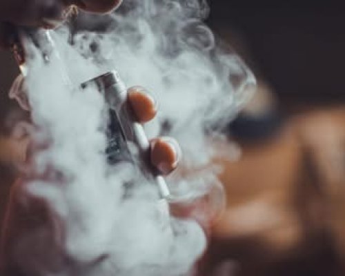 Спират разпространението на вейпове но само на еднократните