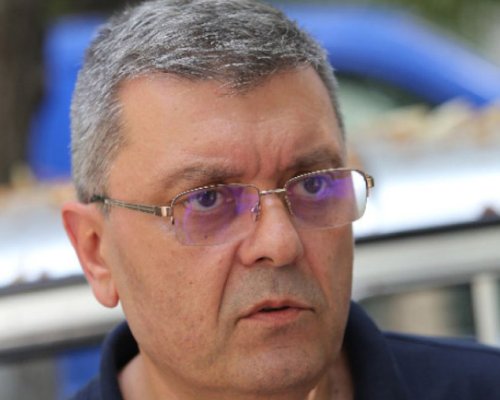 Гуми, зъболекари и очни прегледи-част от привилегиите за полицаите