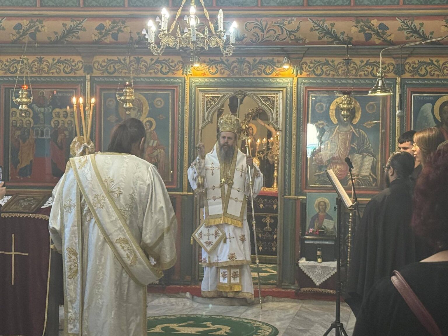 190 години храм  Св. Св. апостоли Петър и Павел  в Добринище: Тържествена литургия с участието на Митрополит Серафим