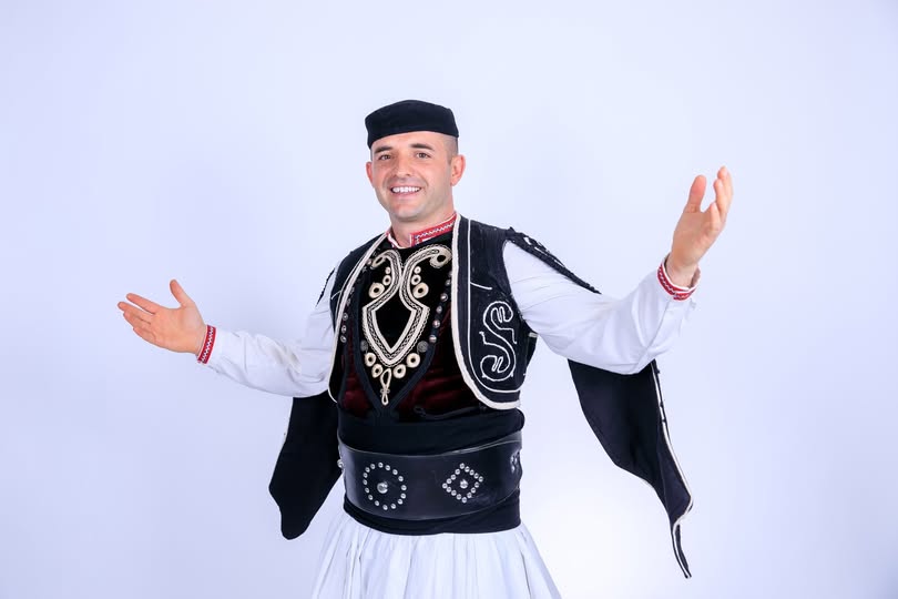 Карамфил Божиков ще бъде специален гост на фестивала Песни от извора в село Петрово Карамфил Божиков ще бъде специален гост на фестивала Песни от извора в село Петрово