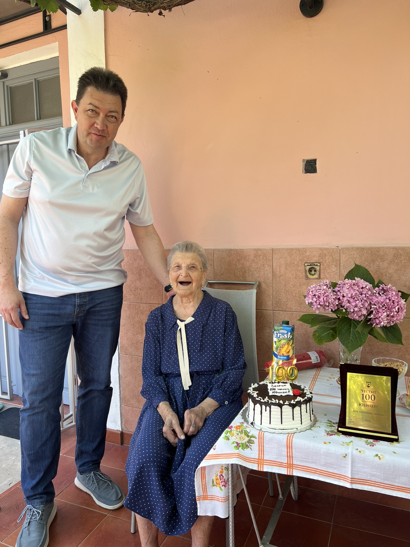 Век живот, доброта и достойнство: Баба Яна Гюрова от Петрич стана на 100 години
