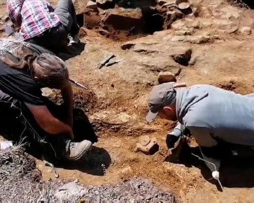 Уникална теракотена богиня и златни украшения откриха в Хераклея Синтика
