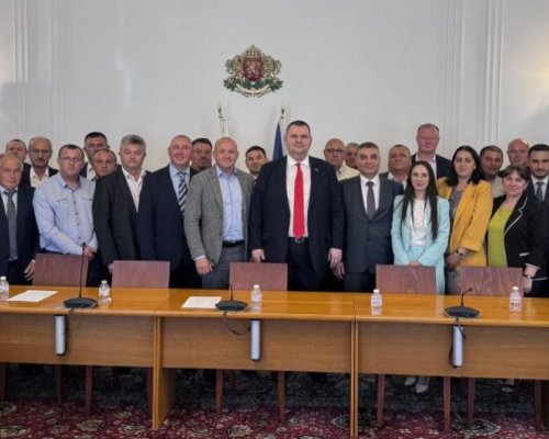Делян Пеевски се срещна с кметовете и общинските съветници от Каолиново