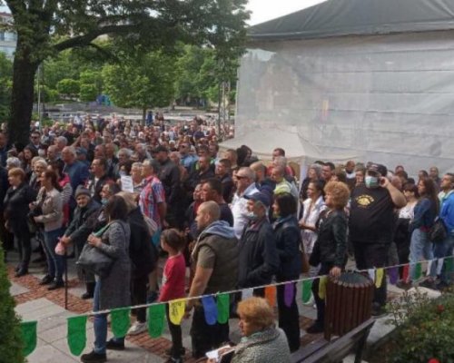 Жители на дупнишкото село Самораново излязоха на протест заради дългогодишни проблеми с водоснабдяването