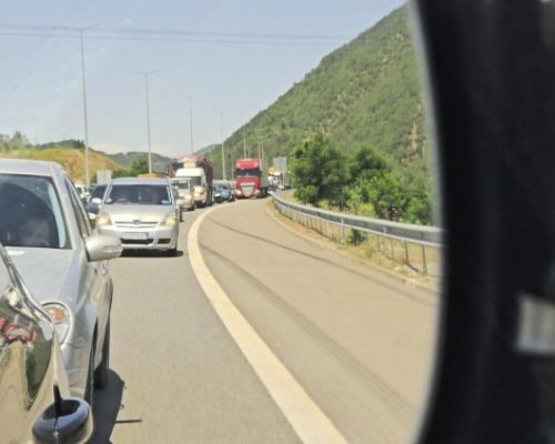 30 по-силен трафик: 1 млн. автомобила влезли в Гърция през Кулата