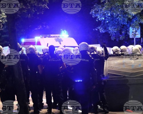 Общо 48 полицаи и 22 граждани са били ранени на протеста в Белград снощи