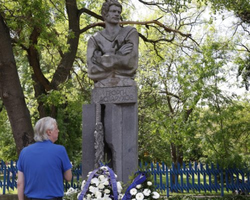От Левски ще поднесат цветя в памет на Гунди и Котков