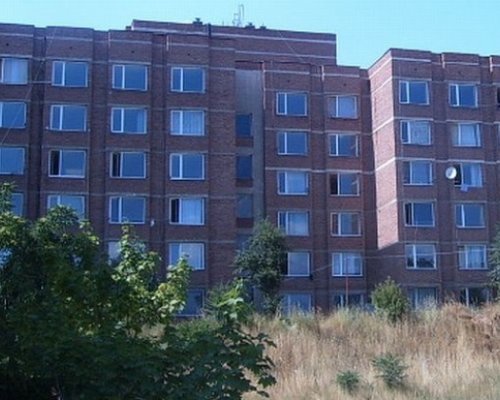 Ремонтират студентските общежития в ЮЗУ