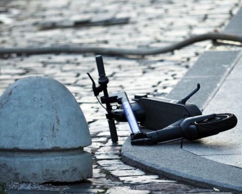 Кола блъсна две деца на тротинетка в Кюстендил