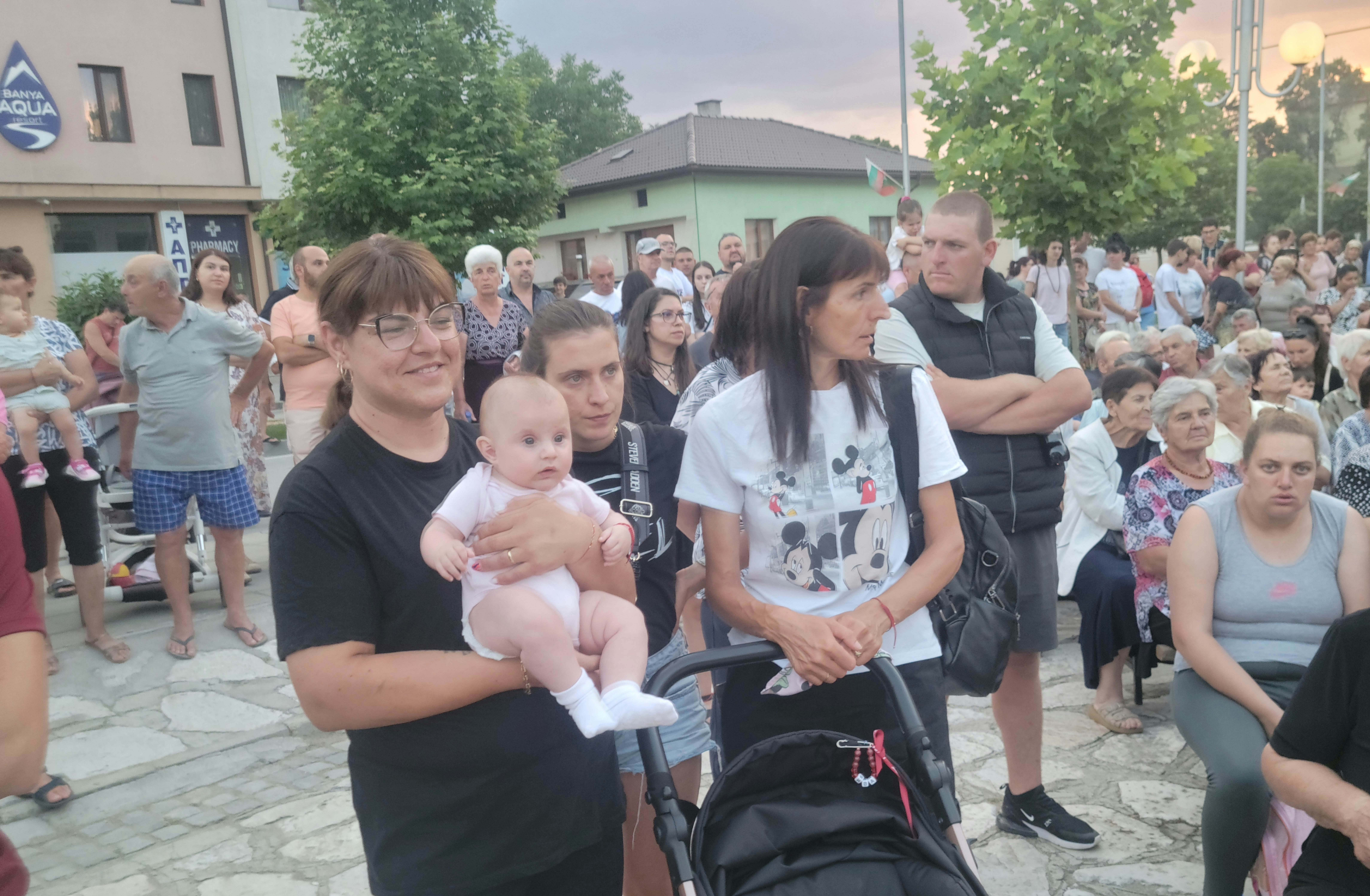Разложкото село Баня, един от водещите СПА курорти в България отбеляза празника си със самодейци, гости и поглед към бъдещето