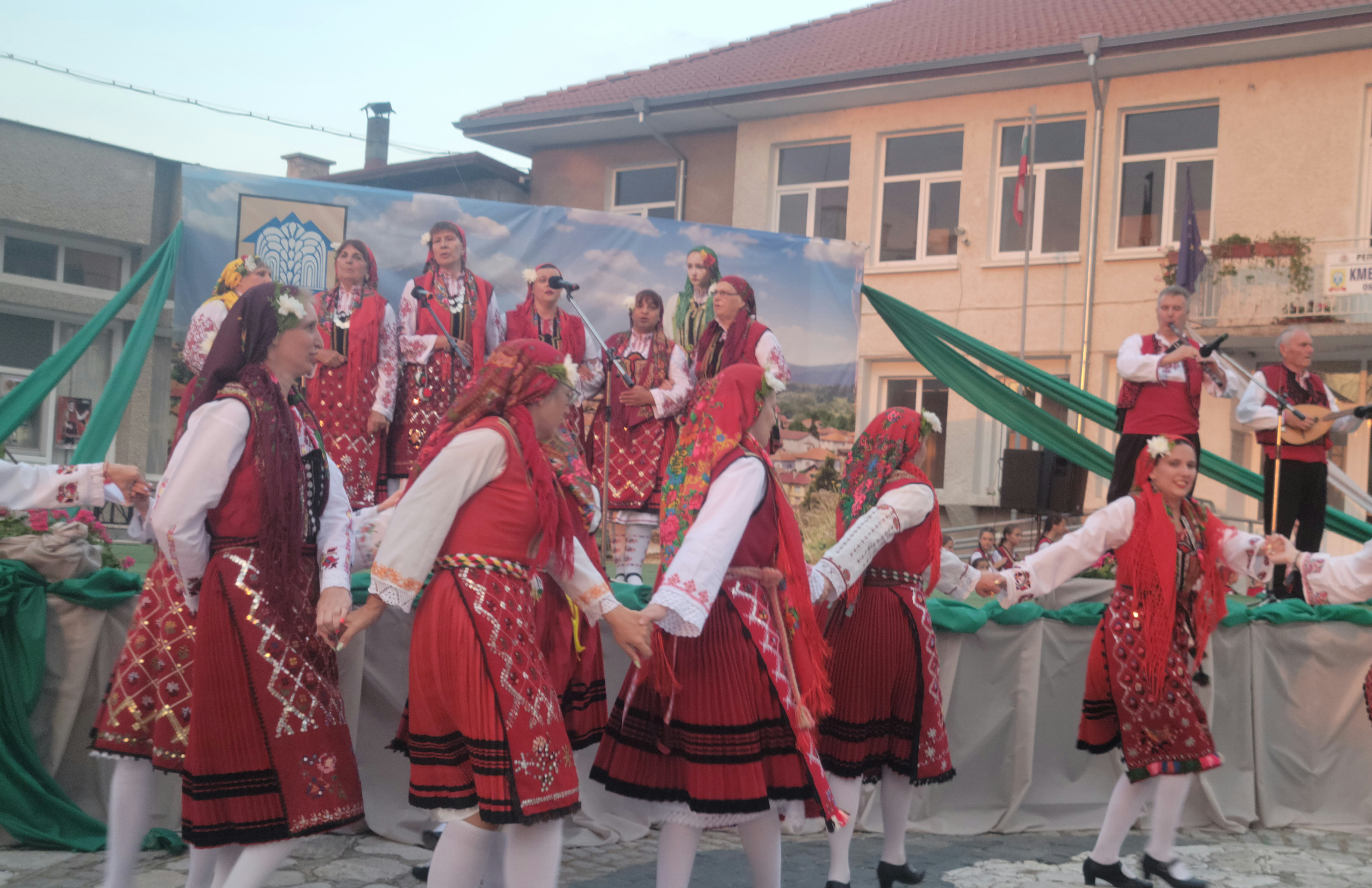 Разложкото село Баня, един от водещите СПА курорти в България отбеляза празника си със самодейци, гости и поглед към бъдещето