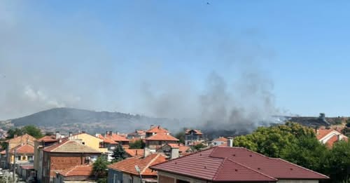 Два пожара горят край Карнобат Два пожара горят край Карнобат
