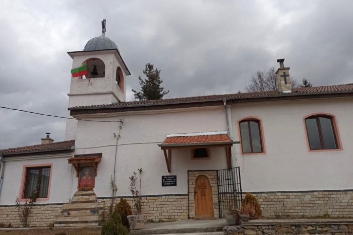 Близо двувековната църква  Света Неделя  в Сатовча отбелязва храмовия си празник днес