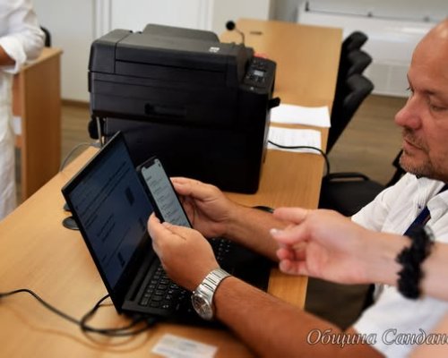Информационна кампания за електронното здравно досие и мобилното приложение еЗдраве в Сандански днес