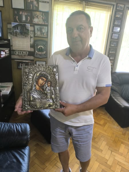 Чудотворна икона на Казанската Богородица пристигна в храм Св. Георги Победоносец в село Габрово Чудотворна икона на Казанската Богородица пристигна в храм Св. Георги Победоносец в село Габрово