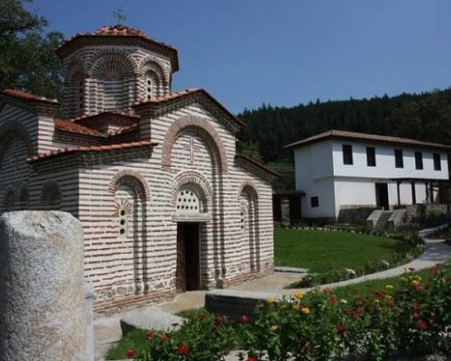 Младежи от Кюстендил на историческа обиколка