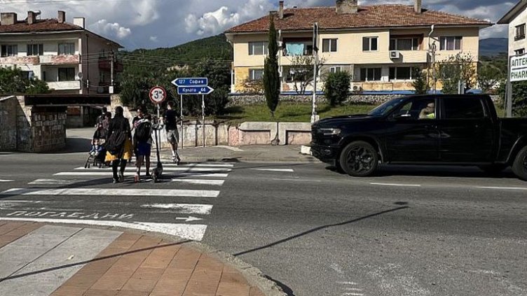 Пътни полицаи ще регулират движението в Кресна Пътни полицаи ще регулират движението в Кресна