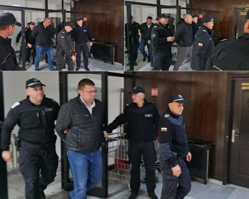 Полицаите от Петрич, задържани за пране на пари са освободени