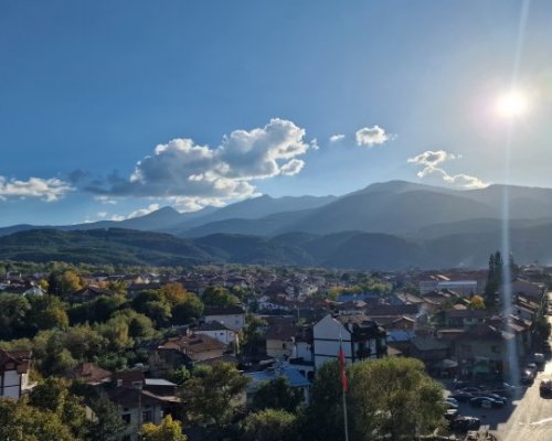 Ремонтират ключови улици в Добринище