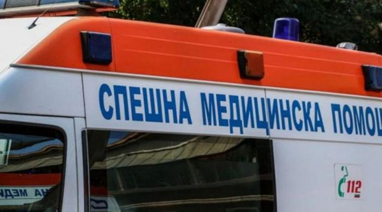 Кола блъсна и уби двама, чакали Пътна помощ в аварийната лента на Тракия