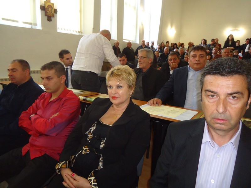 Бизнесдамата Д. Бацанова иска новата общинска власт в Петрич