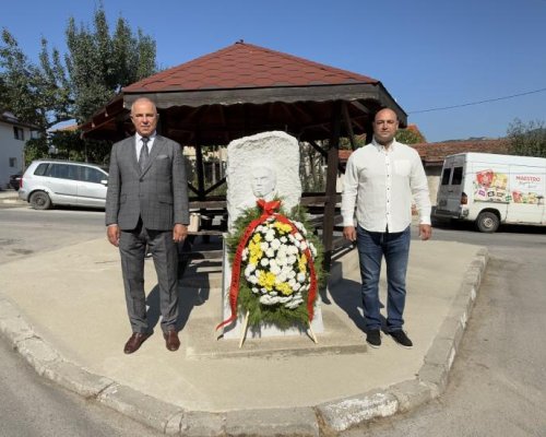 Ученици и общественици в Крупник почетоха Левски