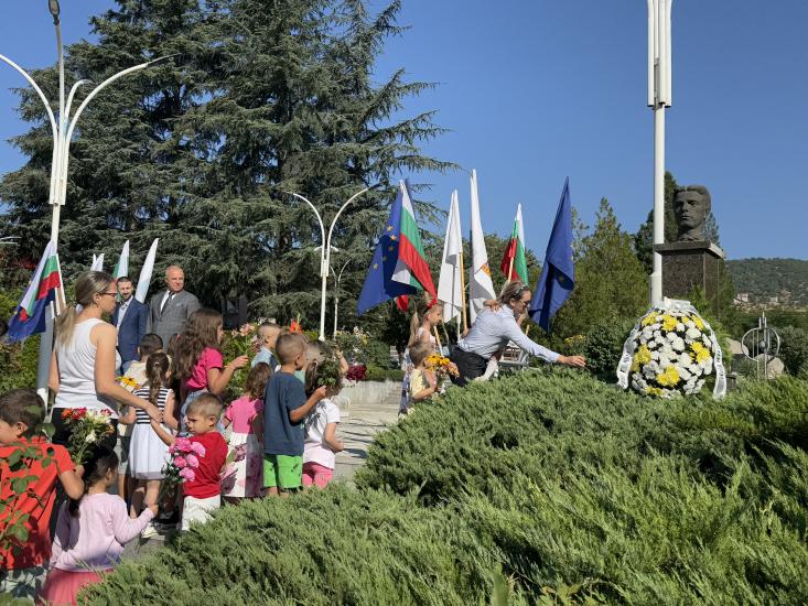 Симитли отбеляза с признателност 188 години от рождението на Васил Левски
