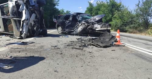 С опасност за живота е 15-годишното момиче пострадало при катастрофа край Шумен С опасност за живота е 15-годишното момиче пострадало при катастрофа край Шумен