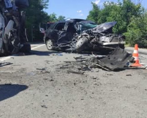 С опасност за живота е 15-годишното момиче  пострадало при катастрофа край Шумен