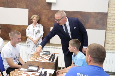 60 шахматисти от 3 страни на купа Виктори
