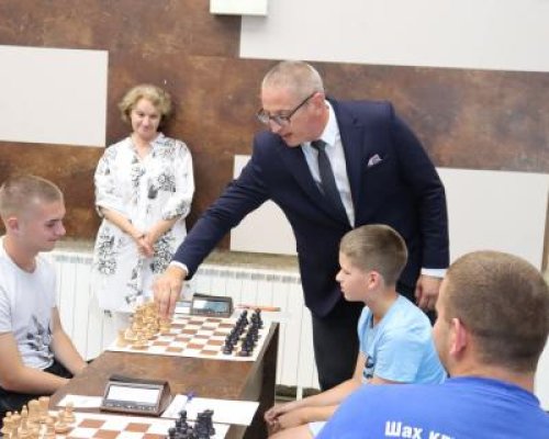 60 шахматисти от 3 страни на купа Виктори