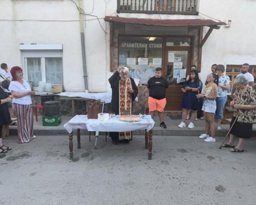 С литургия и курбан: Жителите на ул. Васил Левски в Крупник отдадоха почит на Апостола