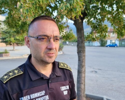 Овладян е пожарът в Костинброд, но още не е локализиран