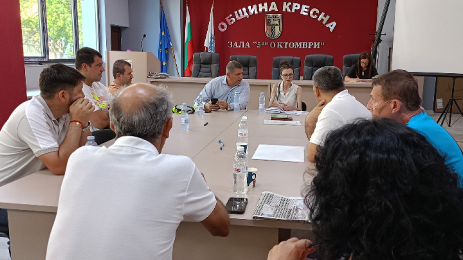 Увеличават времето на зеления сигнал на светофара в Кресна Увеличават времето на зеления сигнал на светофара в Кресна