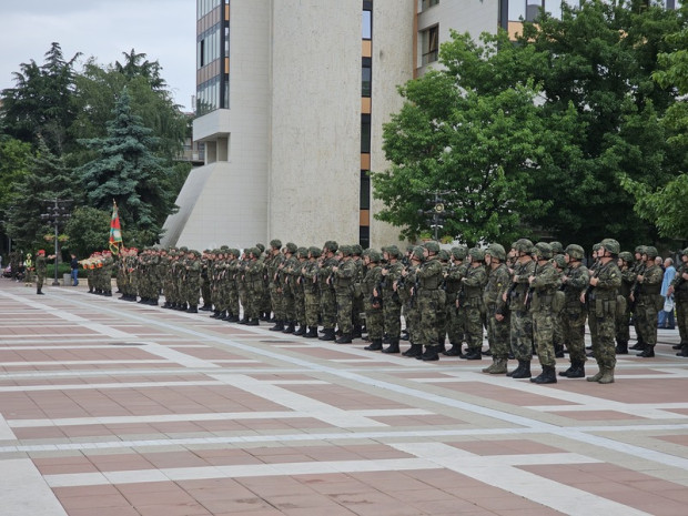 Благоевград посреща военнослужещи от мисия в Косово